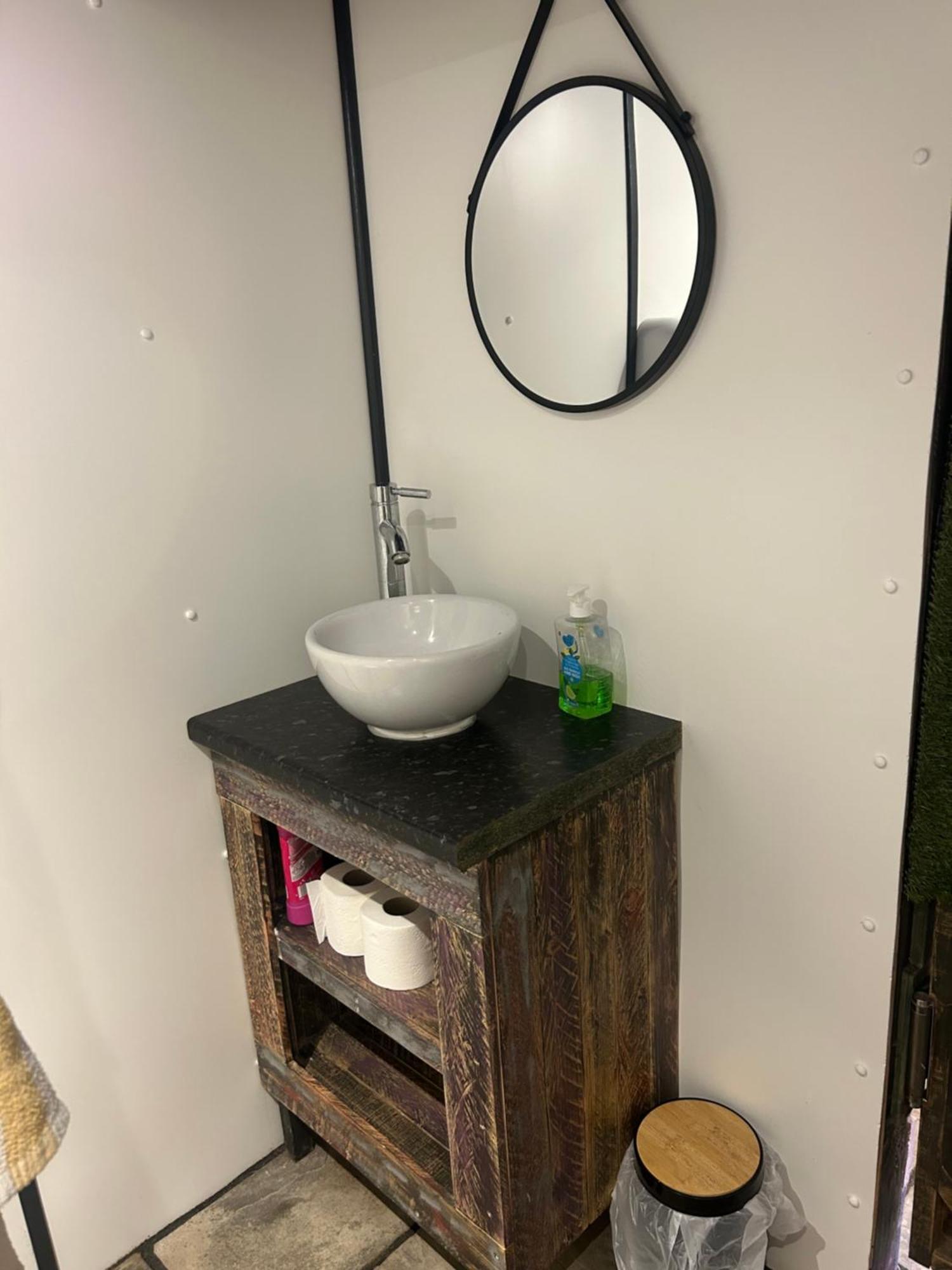 Rhodes To Serenity - Waterfall Shepherds Hut Cauldon 外观 照片